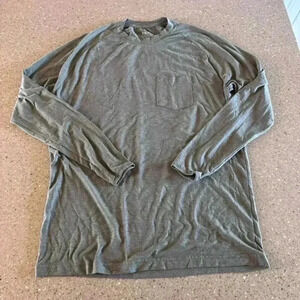 Huk Performance Fishing T Shirt Mens Size Med Long Sleeve Soft Gray